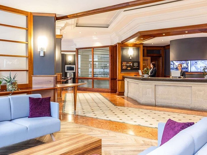 novotel bristol hotel reception area clean