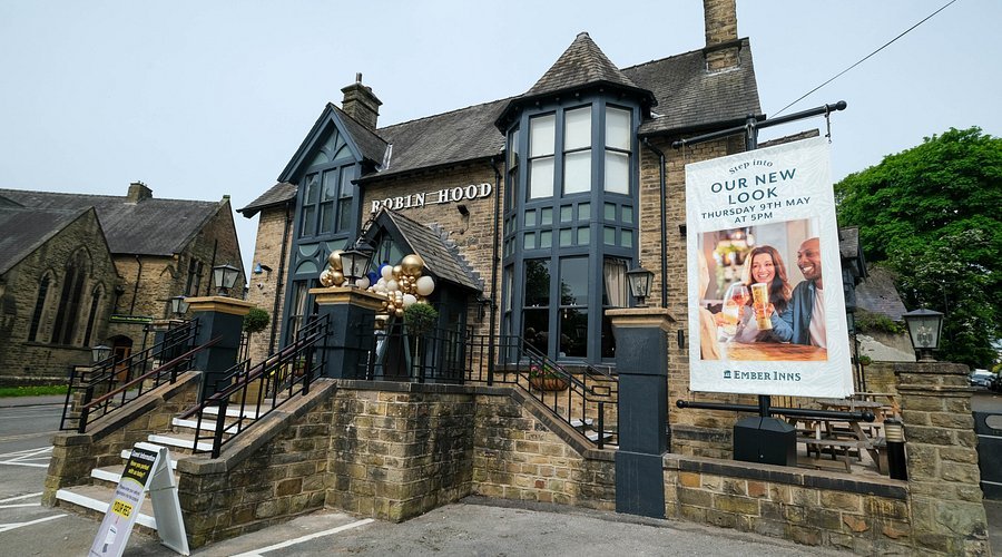the robin hoodcosy pub in sheffiled high windo exterior